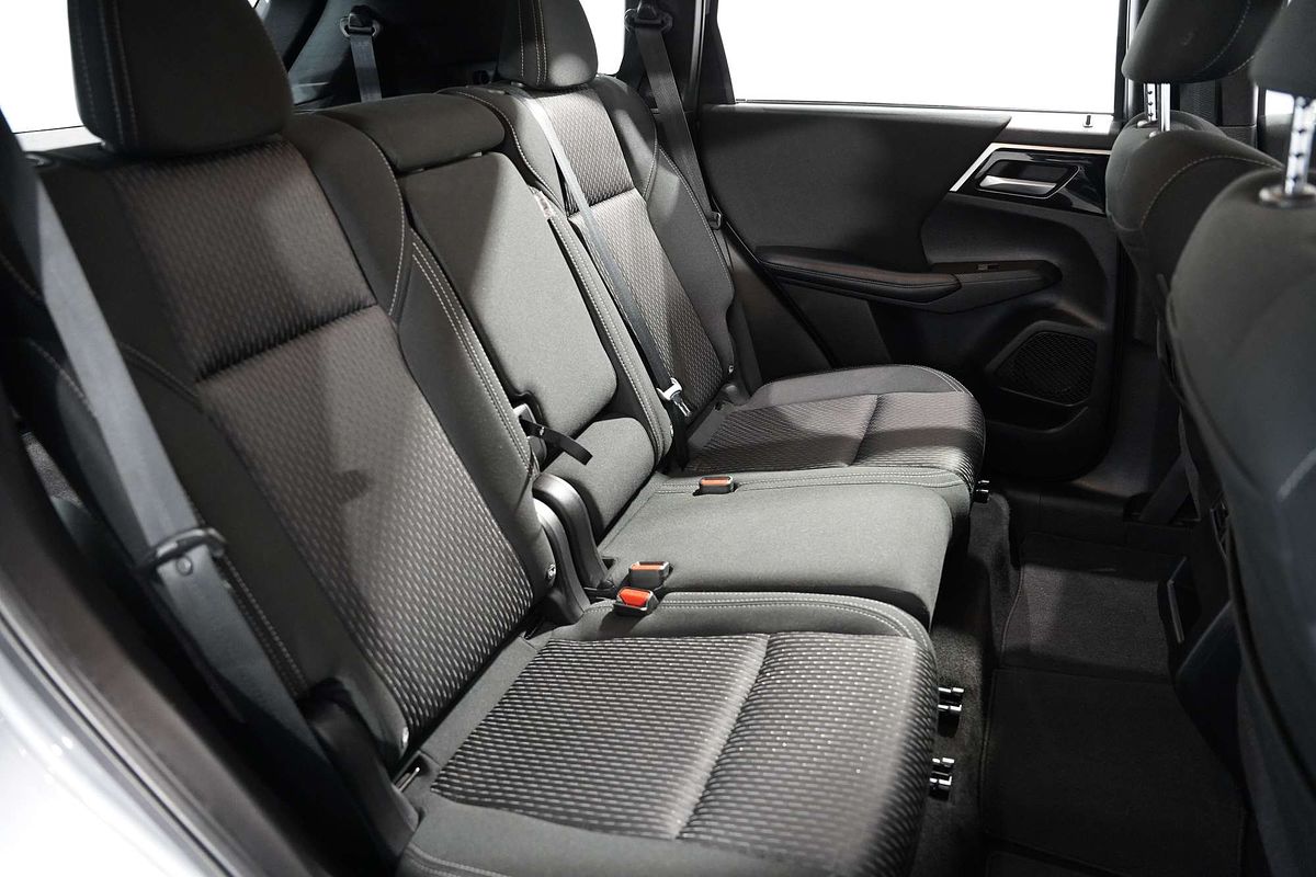2023 Mitsubishi Outlander ES ZM