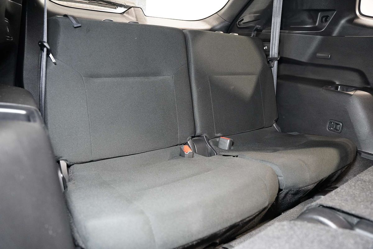 2023 Mitsubishi Outlander ES ZM