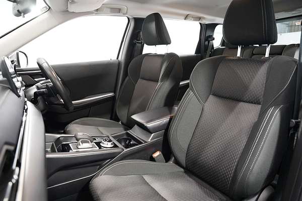 2023 Mitsubishi Outlander ES ZM
