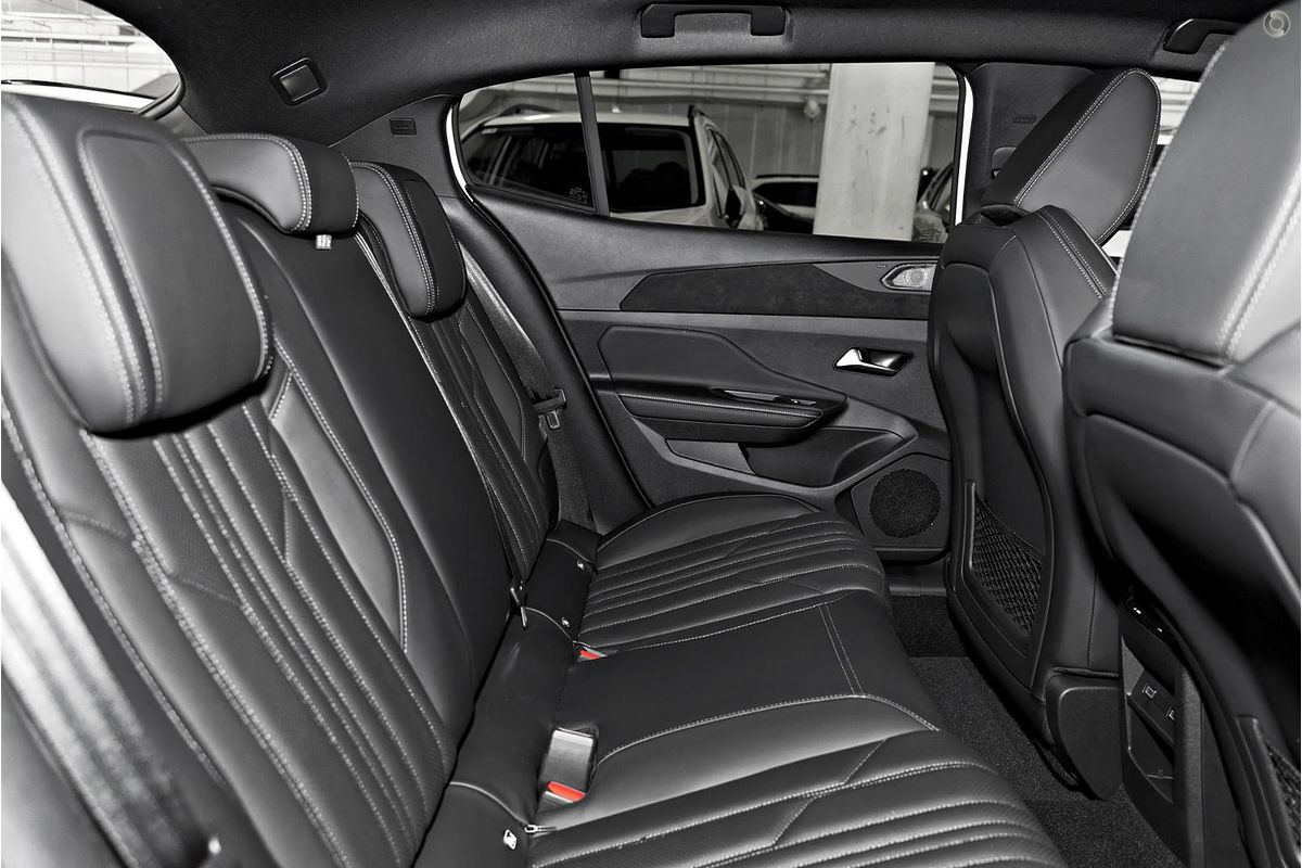 2025 Peugeot 408 GT Premium Hybrid P54