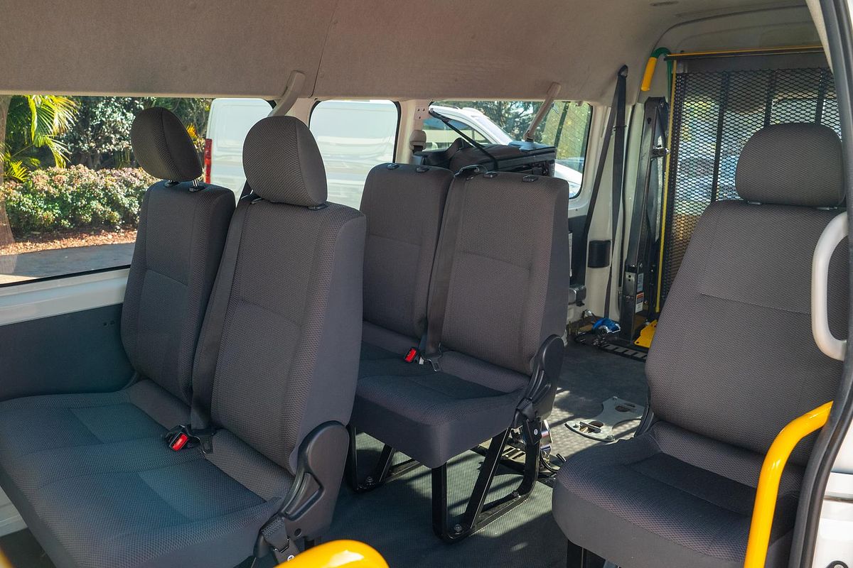 2017 Toyota Hiace Commuter KDH223R