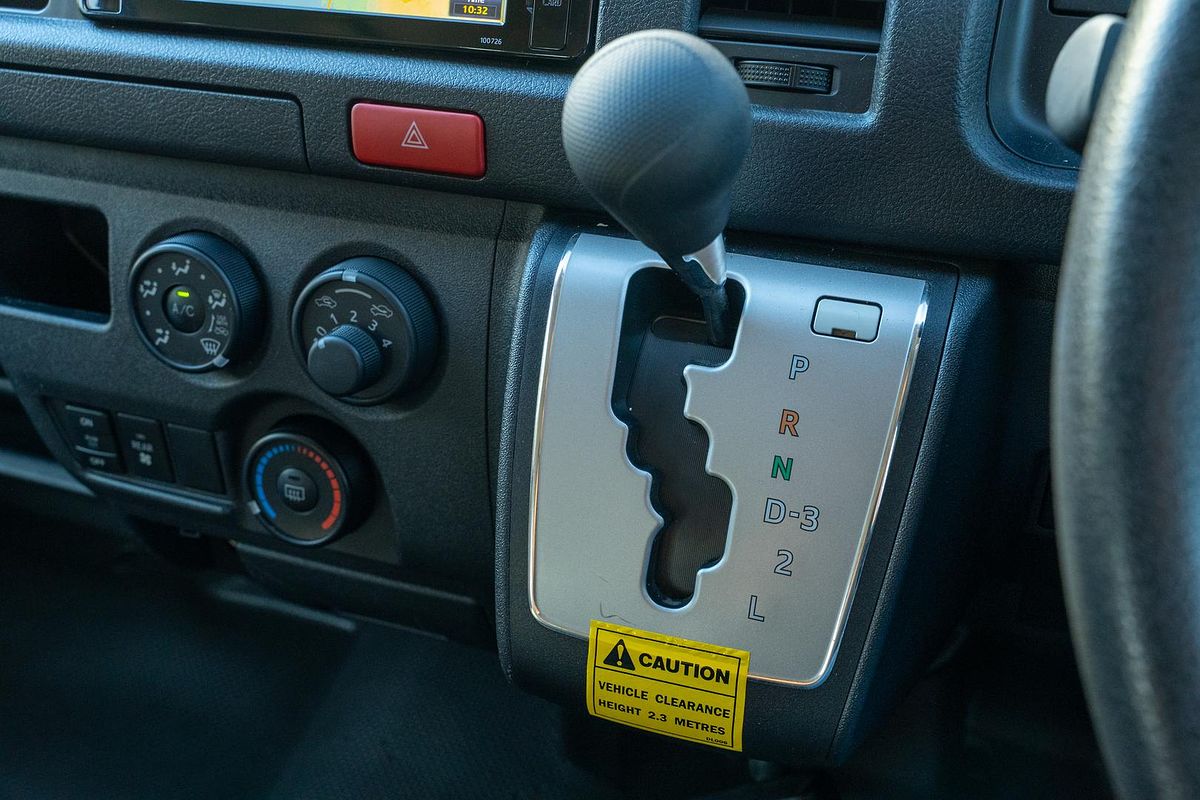 2017 Toyota Hiace Commuter KDH223R
