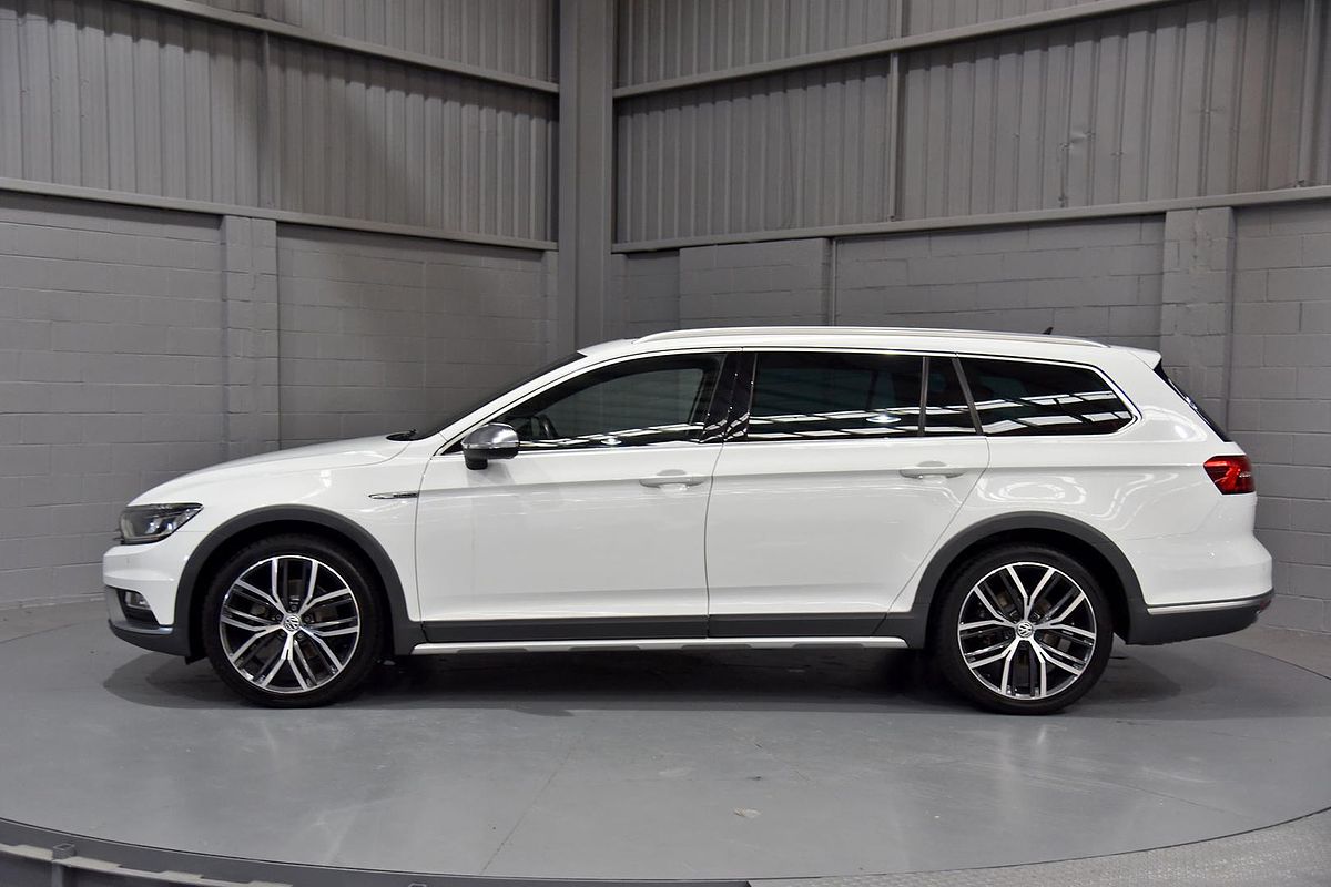 2018 Volkswagen Passat Alltrack Wolfsburg Edition B8