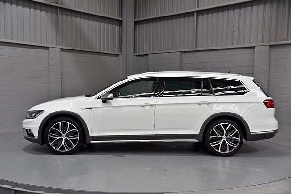 2018 Volkswagen Passat Alltrack Wolfsburg Edition B8