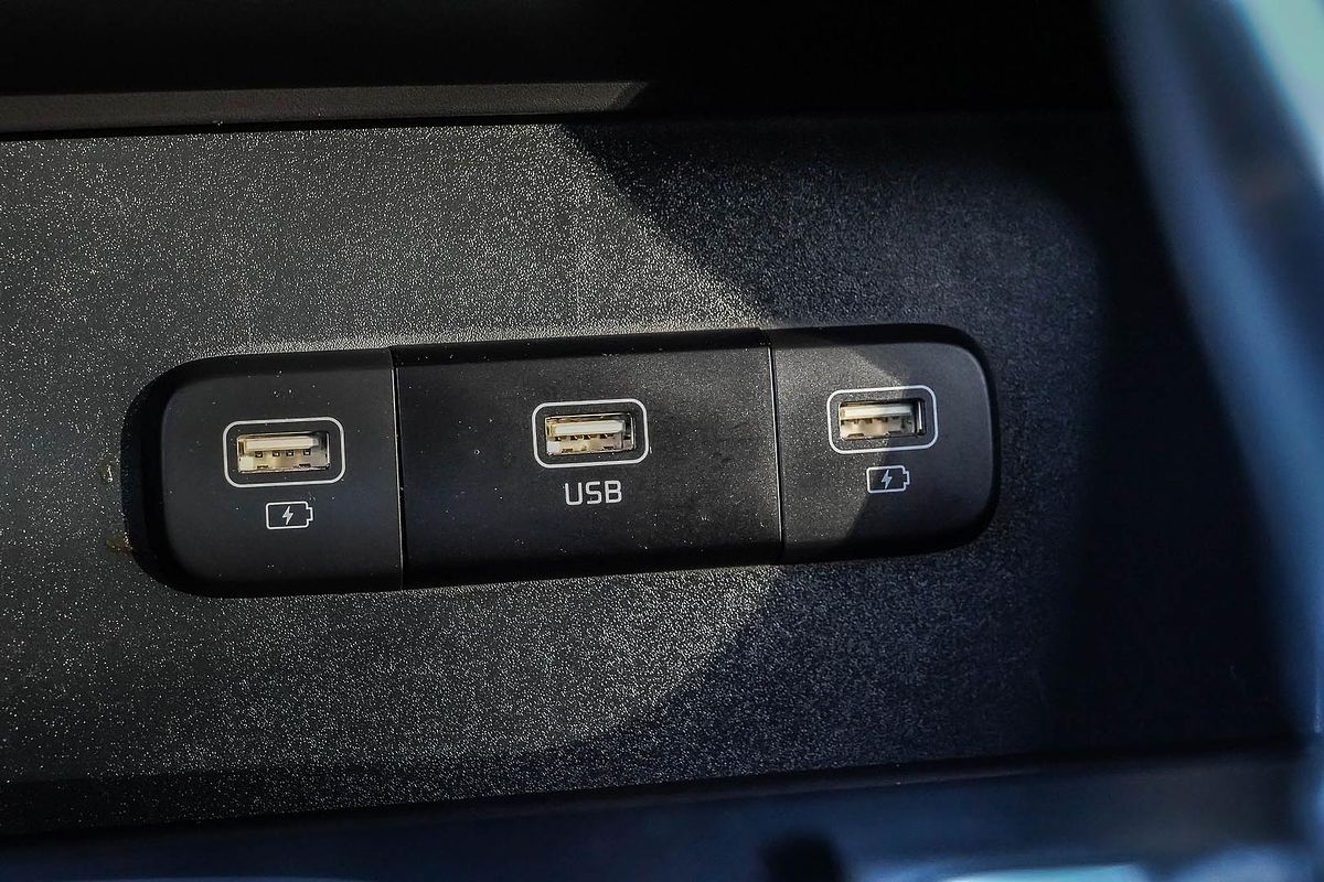 2023 Kia Carnival S KA4