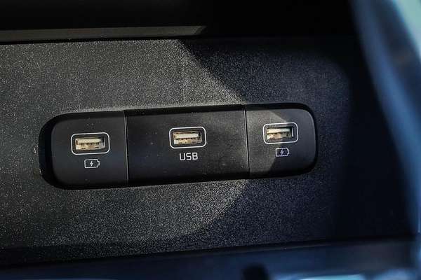 2023 Kia Carnival S KA4