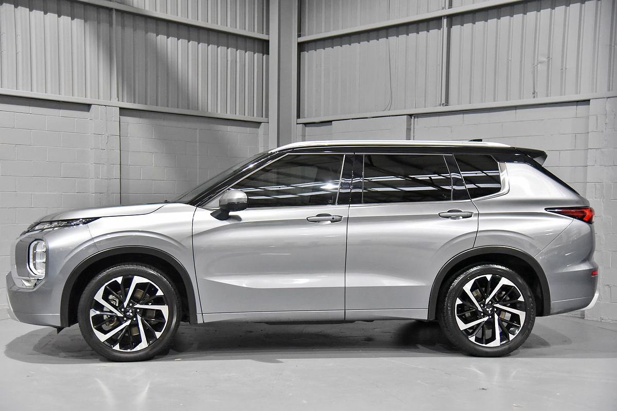 2023 Mitsubishi Outlander Exceed Tourer ZM