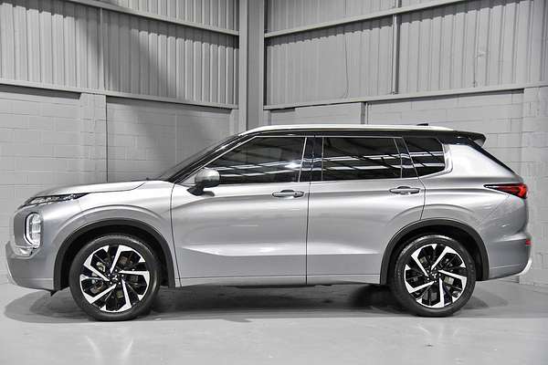 2023 Mitsubishi Outlander Exceed Tourer ZM
