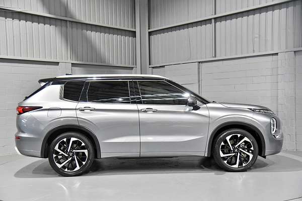 2023 Mitsubishi Outlander Exceed Tourer ZM