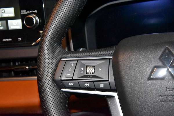 2023 Mitsubishi Outlander Exceed Tourer ZM