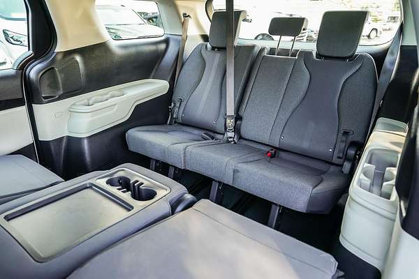 2023 Kia Carnival S KA4