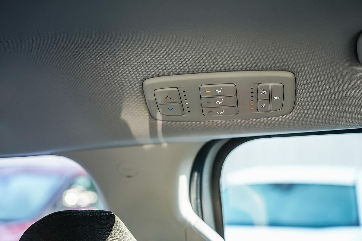 2023 Kia Carnival S KA4
