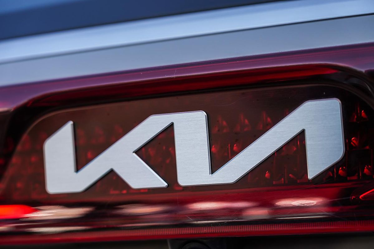 2023 Kia Carnival S KA4