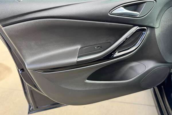 2018 Holden Astra RS-V BK