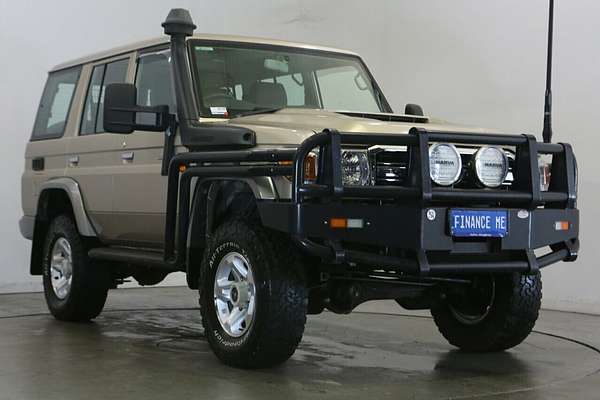 2017 Toyota Landcruiser GXL VDJ76R