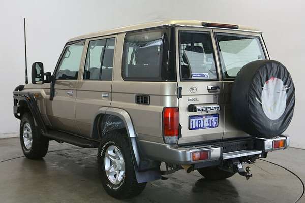2017 Toyota Landcruiser GXL VDJ76R