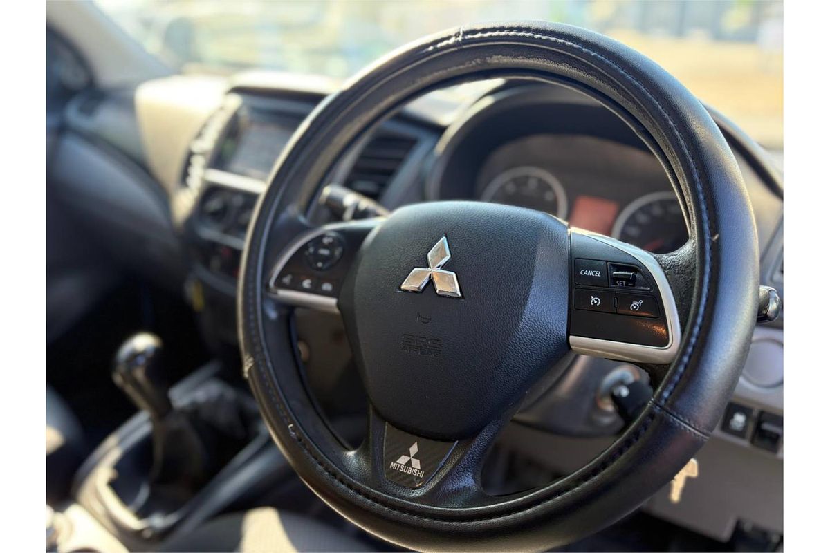 2015 Mitsubishi Triton GLX MQ 4X4