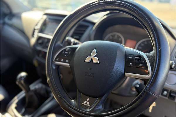 2015 Mitsubishi Triton GLX MQ 4X4