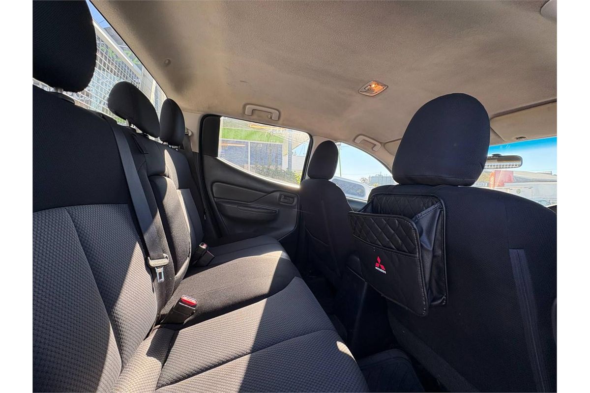 2015 Mitsubishi Triton GLX MQ 4X4
