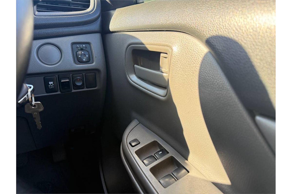 2015 Mitsubishi Triton GLX MQ 4X4