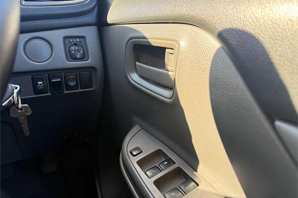 2015 Mitsubishi Triton GLX MQ 4X4