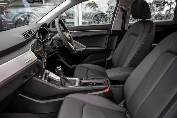 2025 Audi Q3 35 TFSI S line F3
