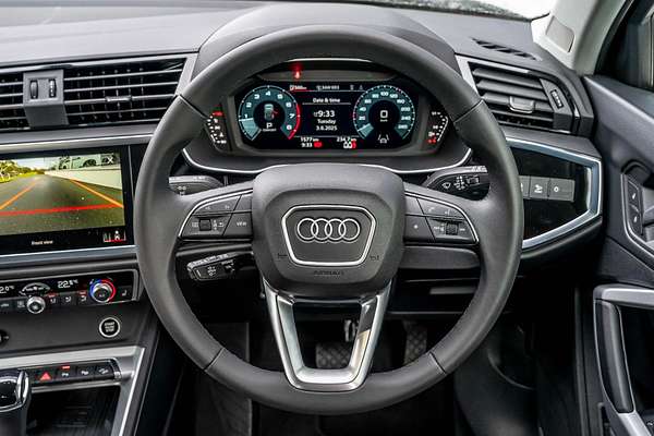 2025 Audi Q3 35 TFSI S line F3