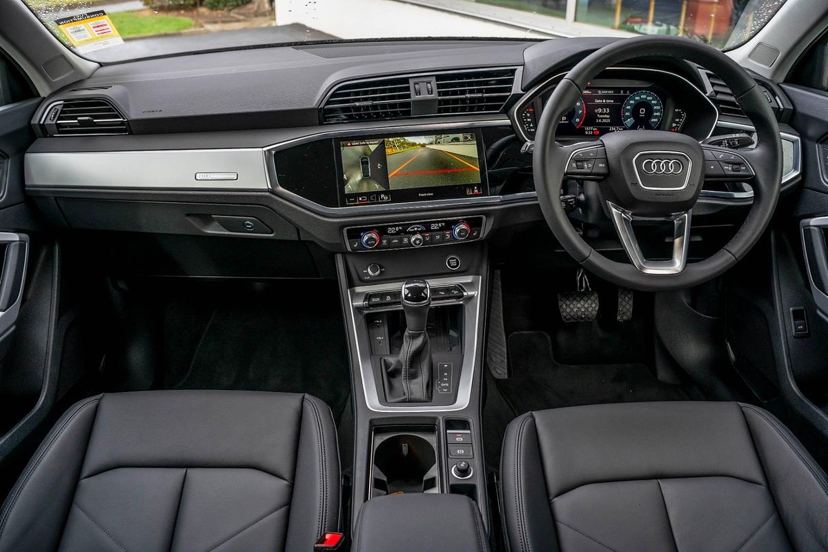 2025 Audi Q3 35 TFSI S line F3
