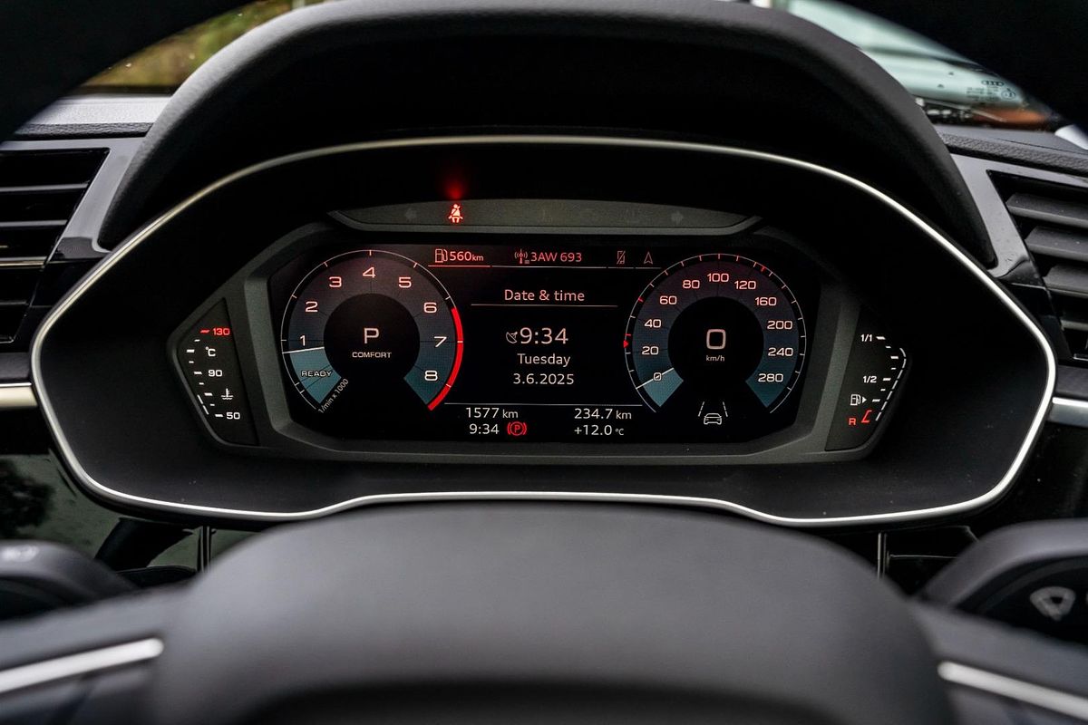 2025 Audi Q3 35 TFSI S line F3