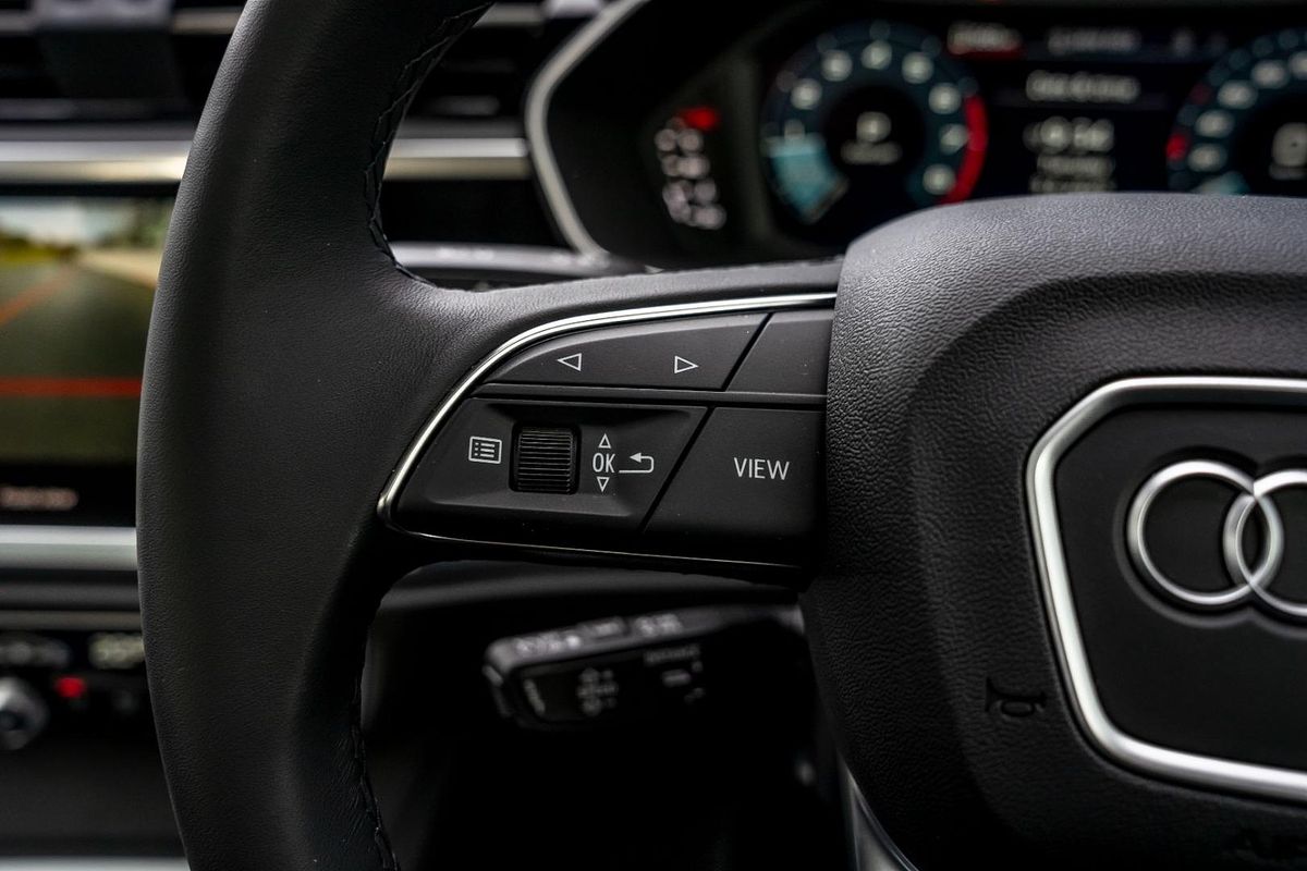 2025 Audi Q3 35 TFSI S line F3
