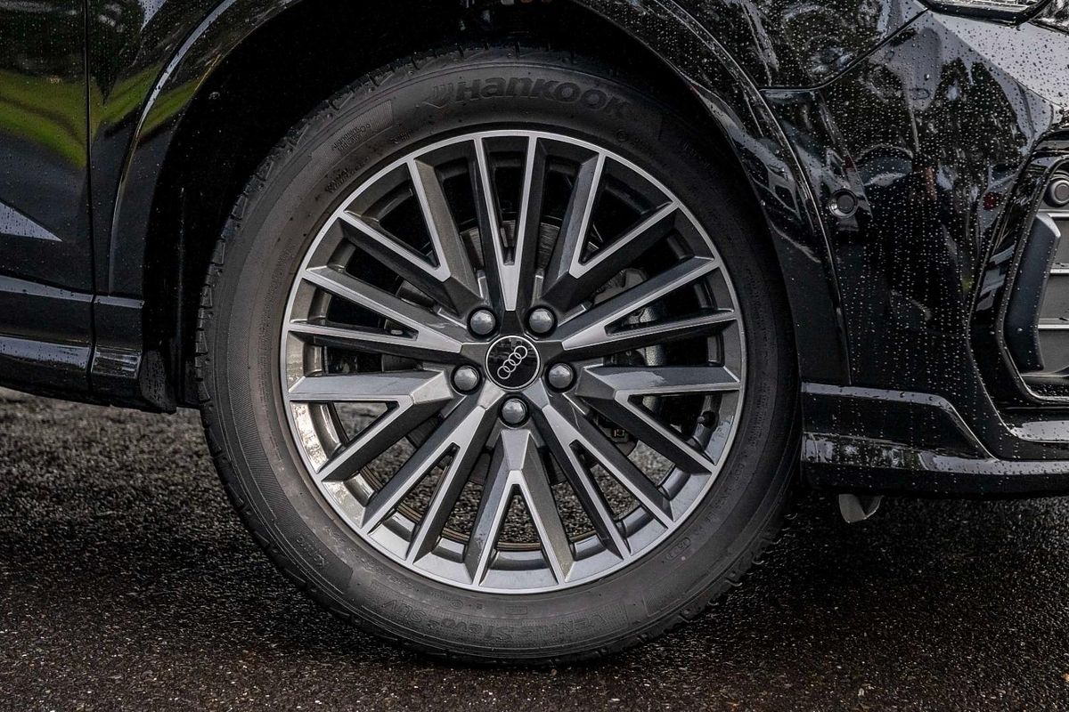 2025 Audi Q3 35 TFSI S line F3