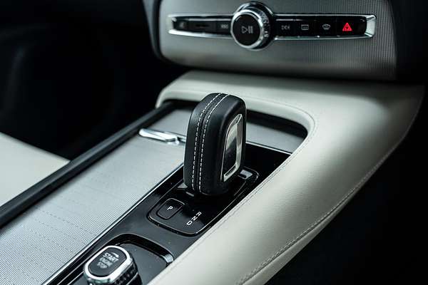 2021 Volvo XC90 Recharge Plug-In Hybrid