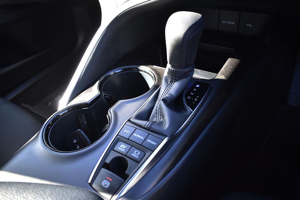 2024 Toyota Camry Ascent AXVH70R