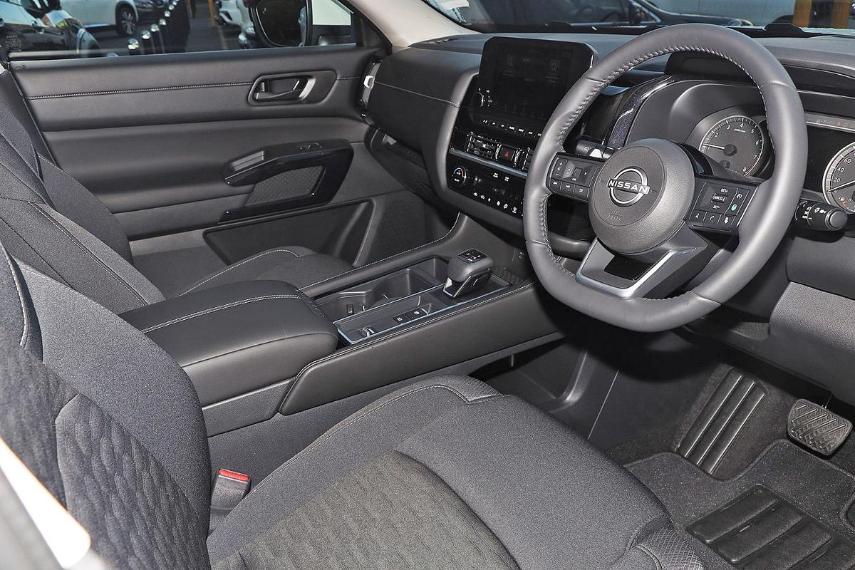 2024 Nissan Pathfinder ST-L R53