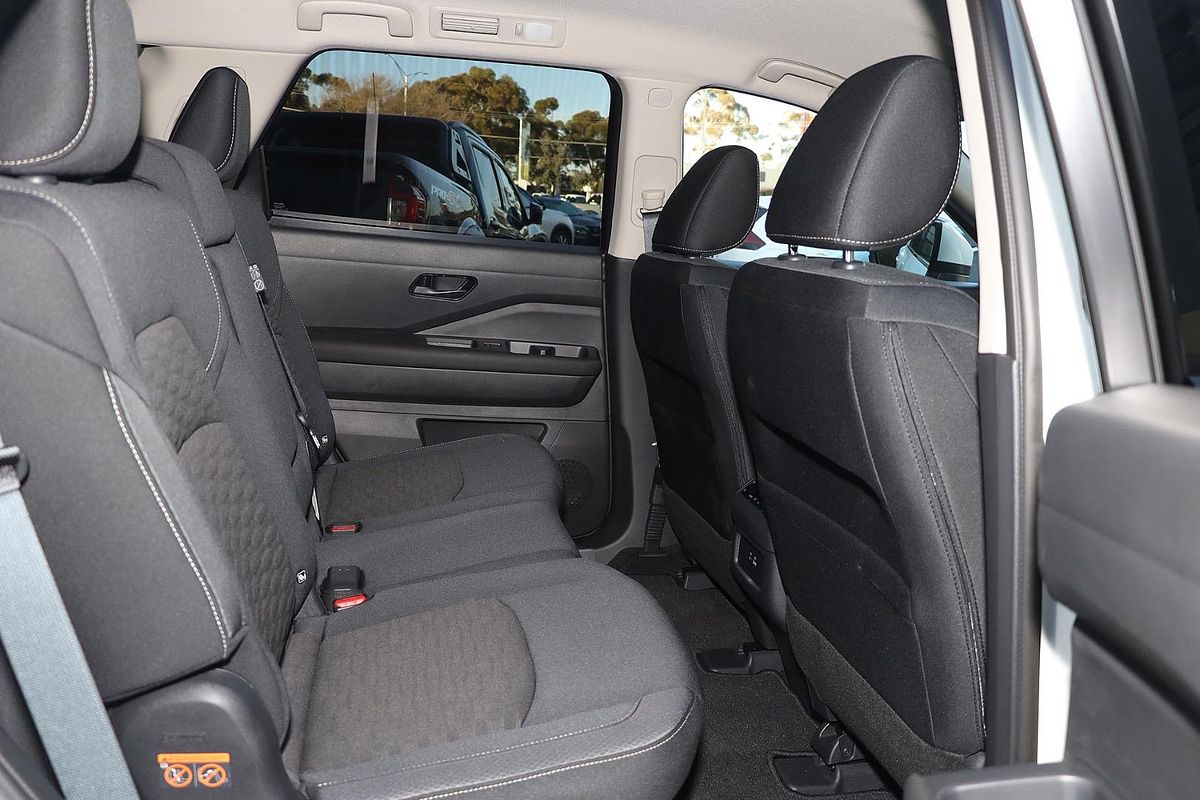 2024 Nissan Pathfinder ST-L R53