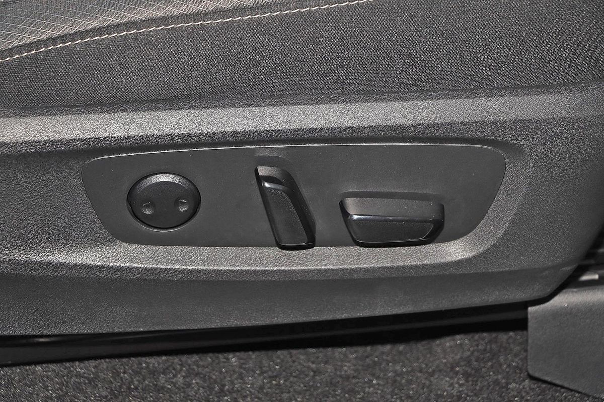 2024 Nissan Pathfinder ST-L R53