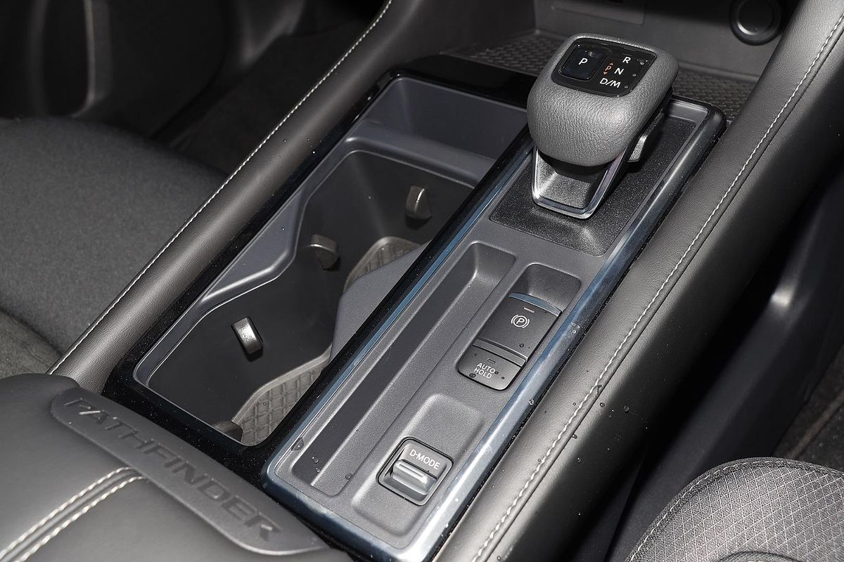 2024 Nissan Pathfinder ST-L R53