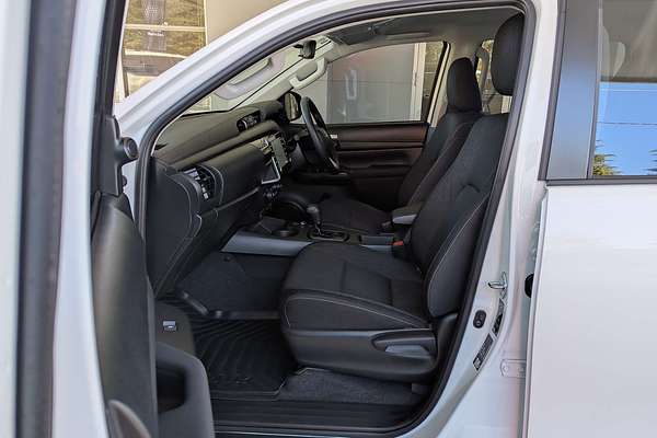 2024 Toyota Hilux SR GUN126R 4X4
