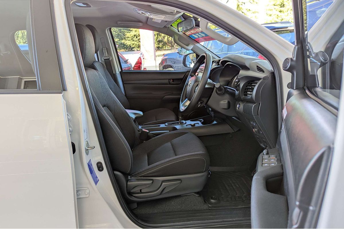 2024 Toyota Hilux SR GUN126R 4X4