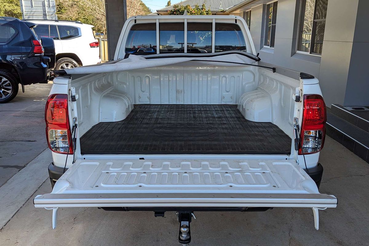 2024 Toyota Hilux SR GUN126R 4X4