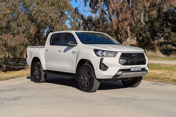 2024 Toyota Hilux SR GUN126R 4X4