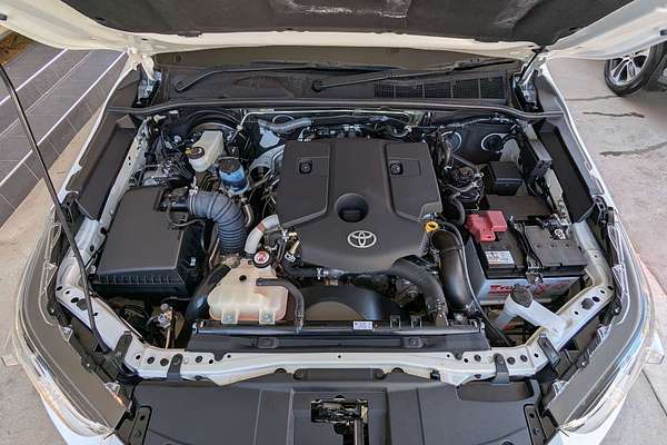 2024 Toyota Hilux SR GUN126R 4X4