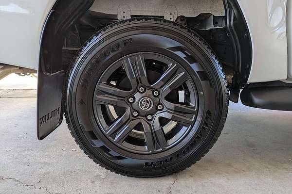 2024 Toyota Hilux SR GUN126R 4X4