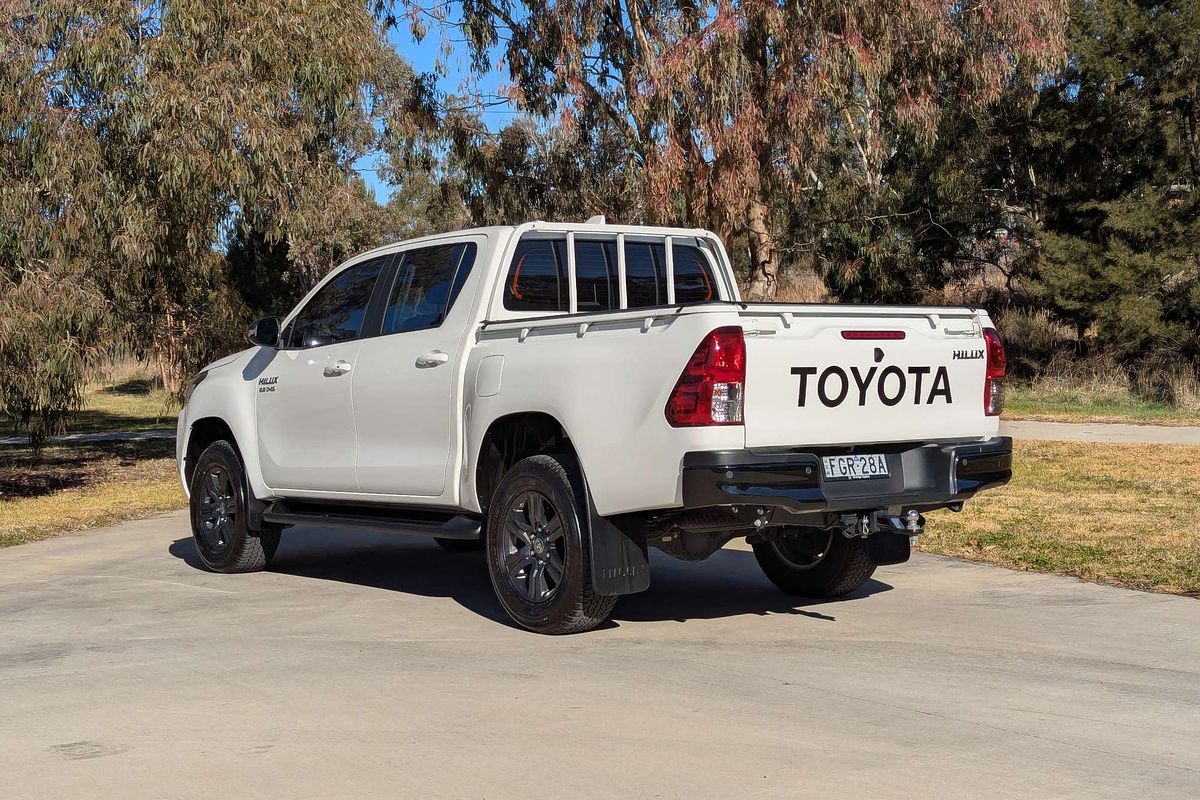 2024 Toyota Hilux SR GUN126R 4X4