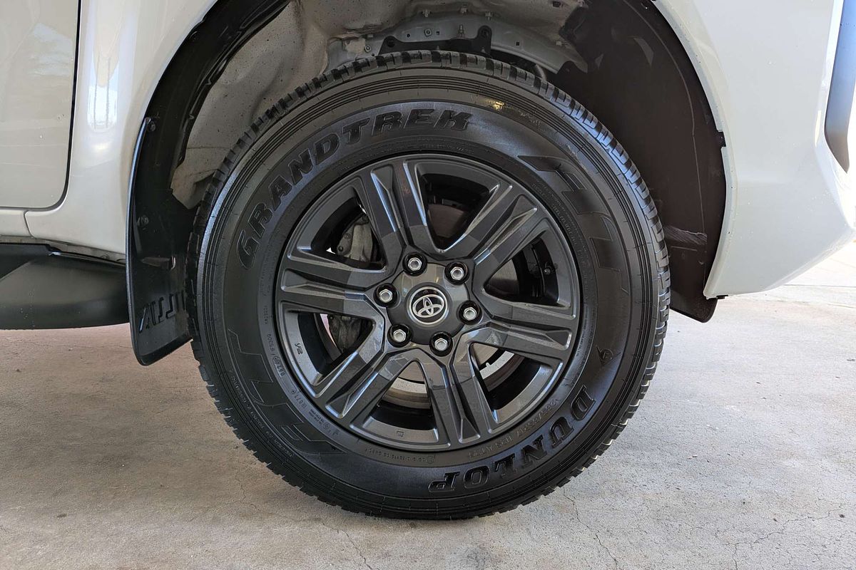 2024 Toyota Hilux SR GUN126R 4X4