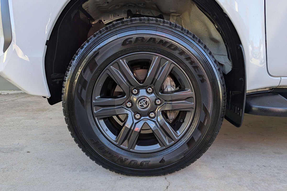 2024 Toyota Hilux SR GUN126R 4X4