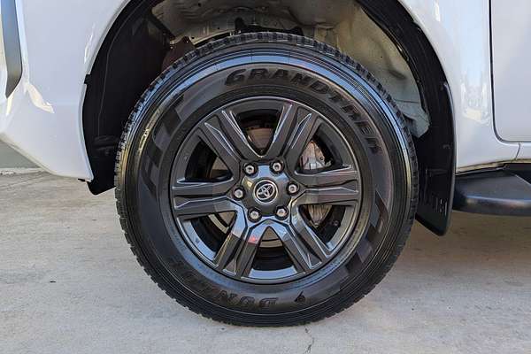 2024 Toyota Hilux SR GUN126R 4X4