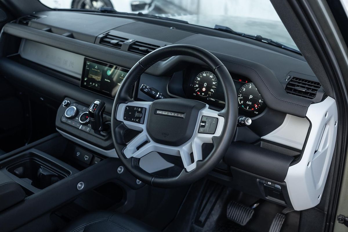 2023 Land Rover Defender 90 P300 S L663