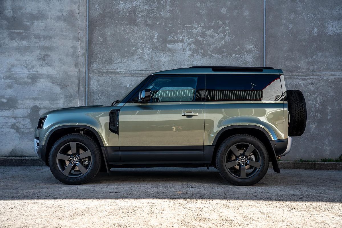 2023 Land Rover Defender 90 P300 S L663