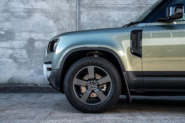 2023 Land Rover Defender 90 P300 S L663